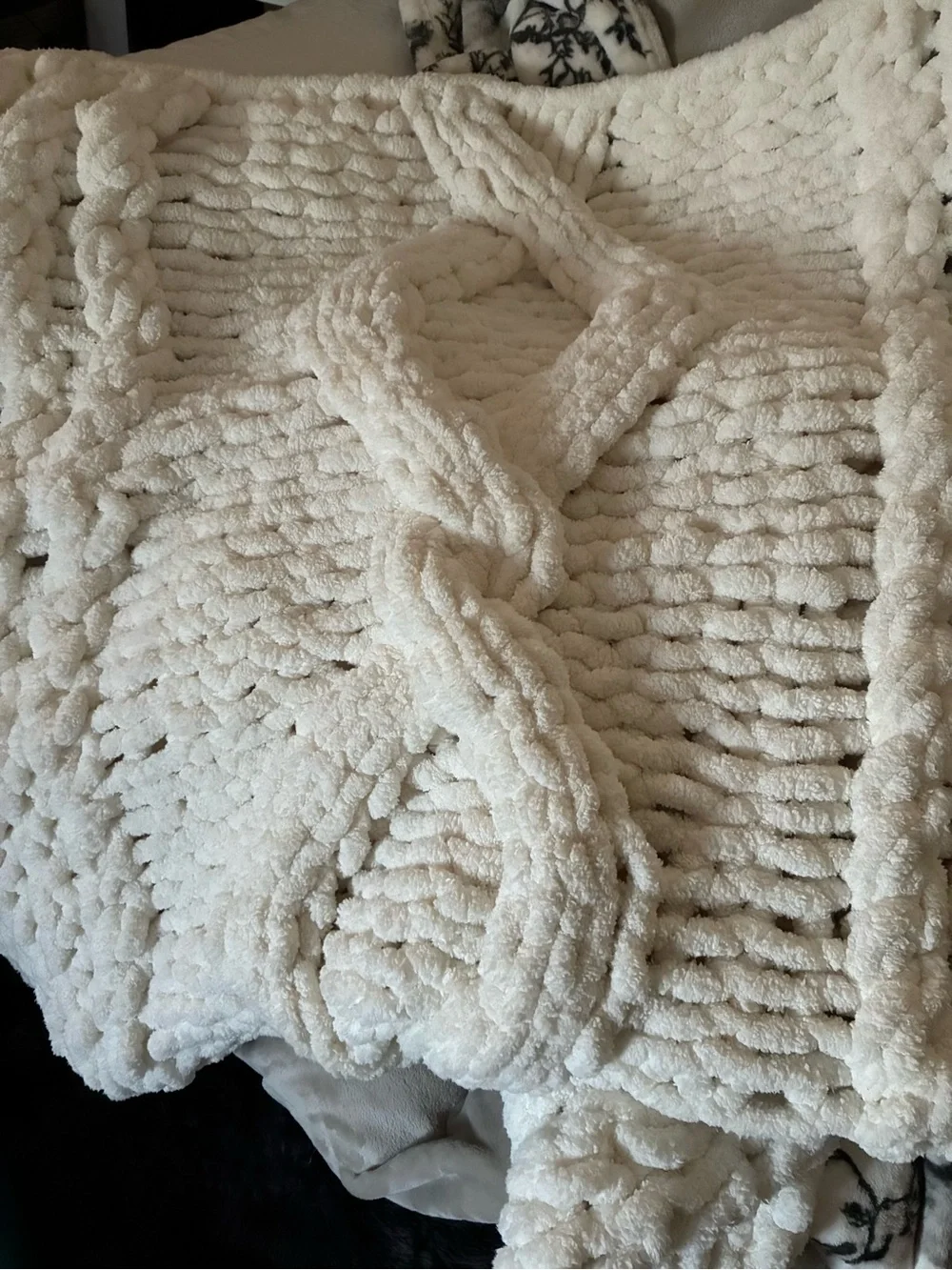 Chunky Cable Knit Throw Blanket off white Cream UGG throw Soft Home Bedding